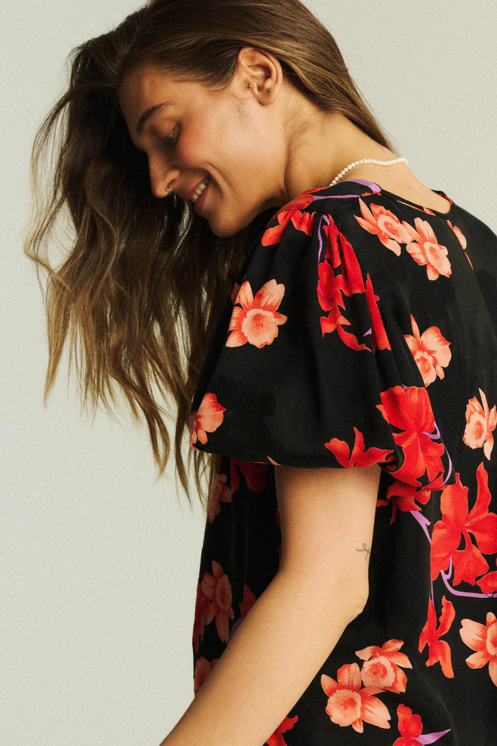 Bluzka Tonya Jacquard Lilies Print - Image 9