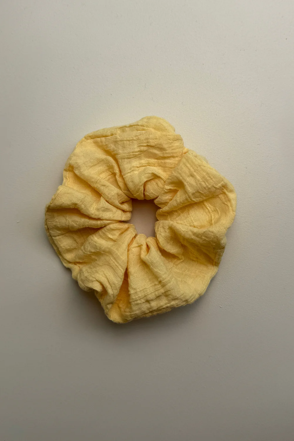 Gumka Scrunchie Pale Banana Jacquard - Image 3