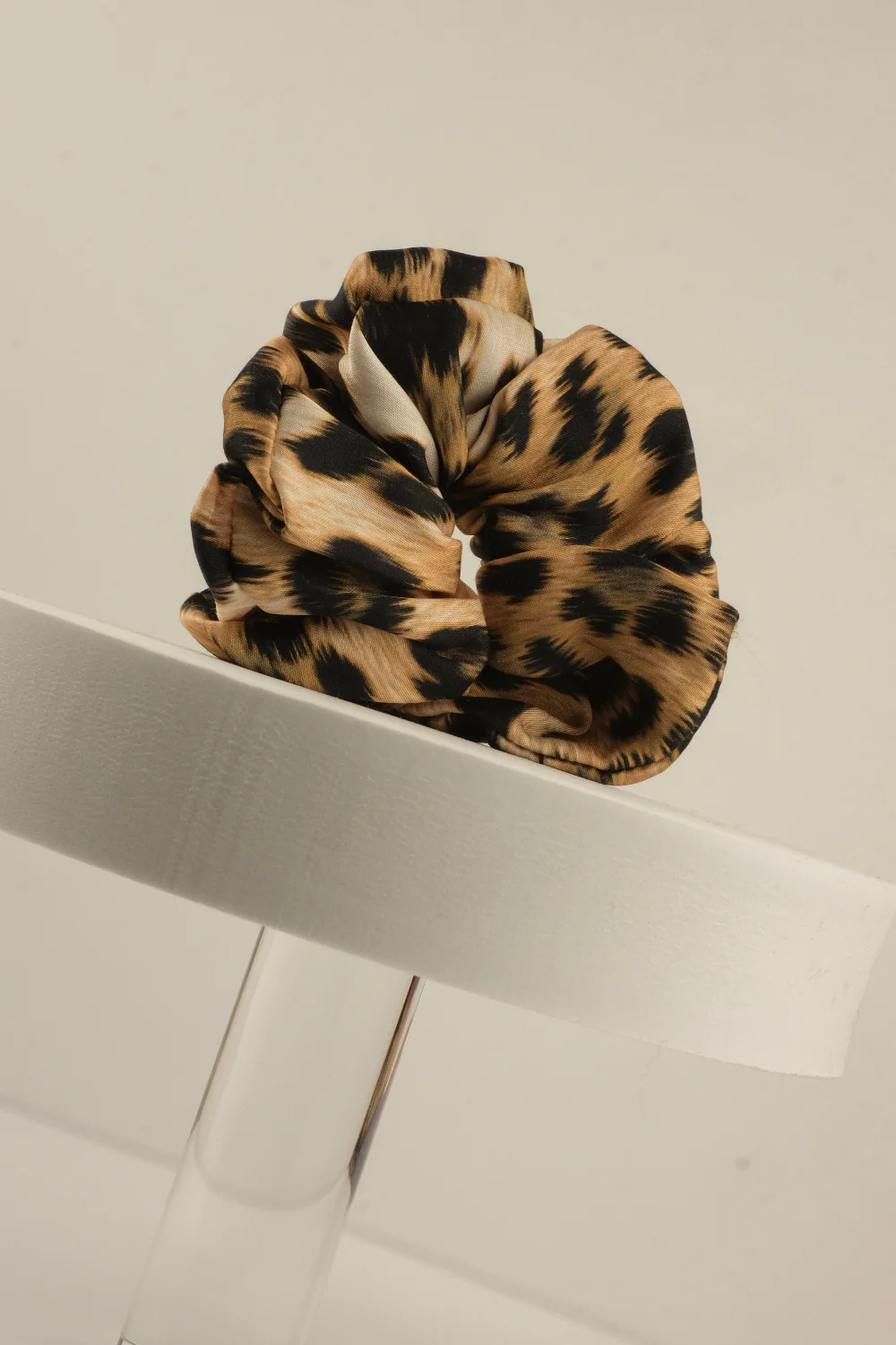 Gumka Scrunchie Panther Print - Image 5