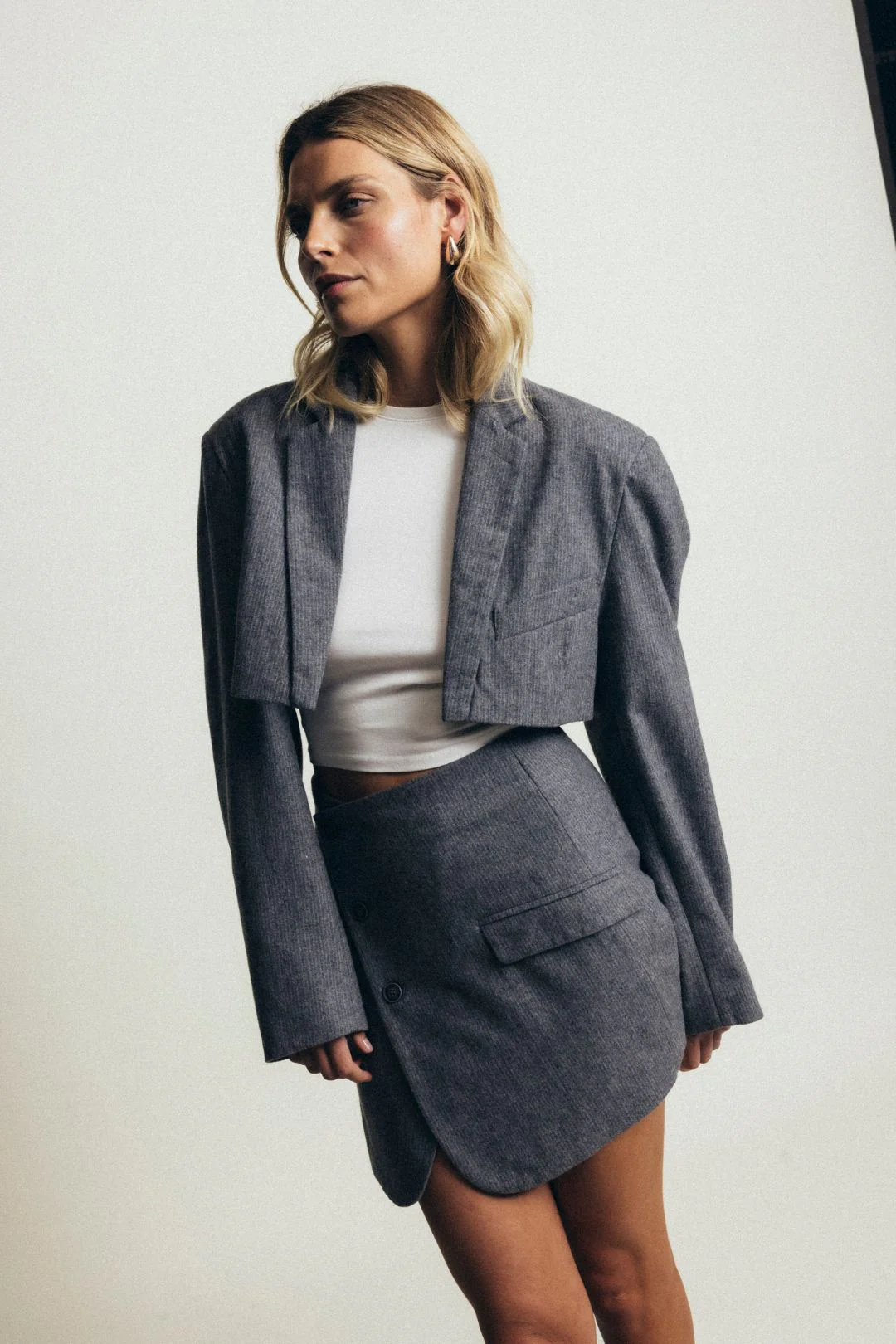 Marynarka Wełniana Courtney Cropped Grey - Image 10