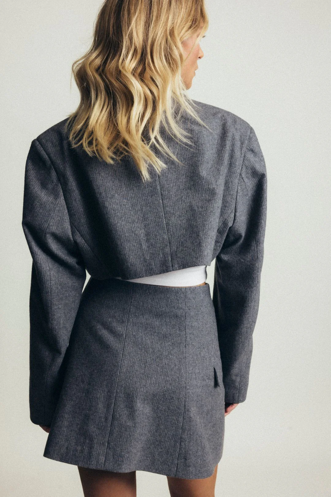 Marynarka Wełniana Courtney Cropped Grey - Image 14
